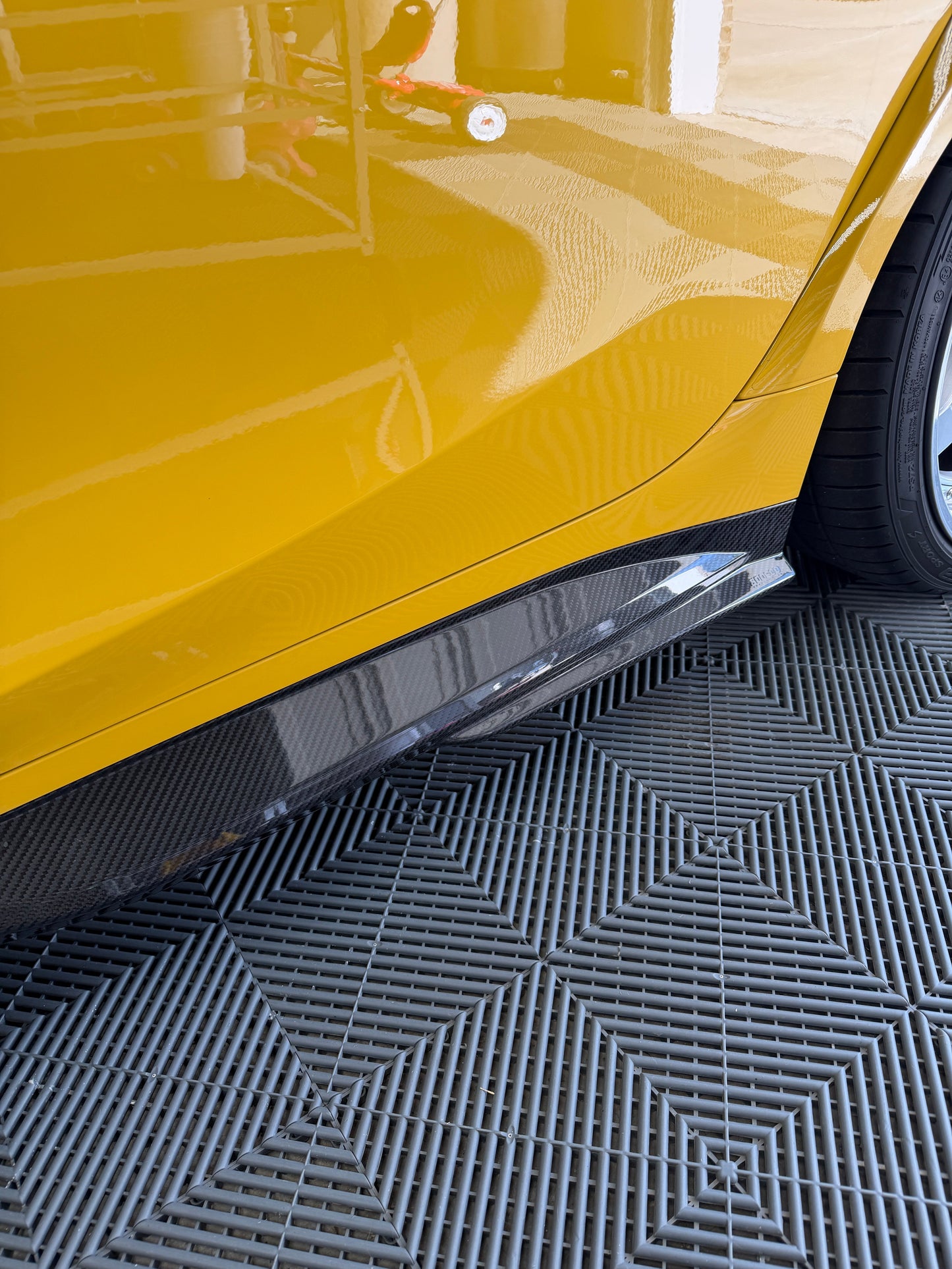 G8X SQ Style Carbon Fiber Side Skirts