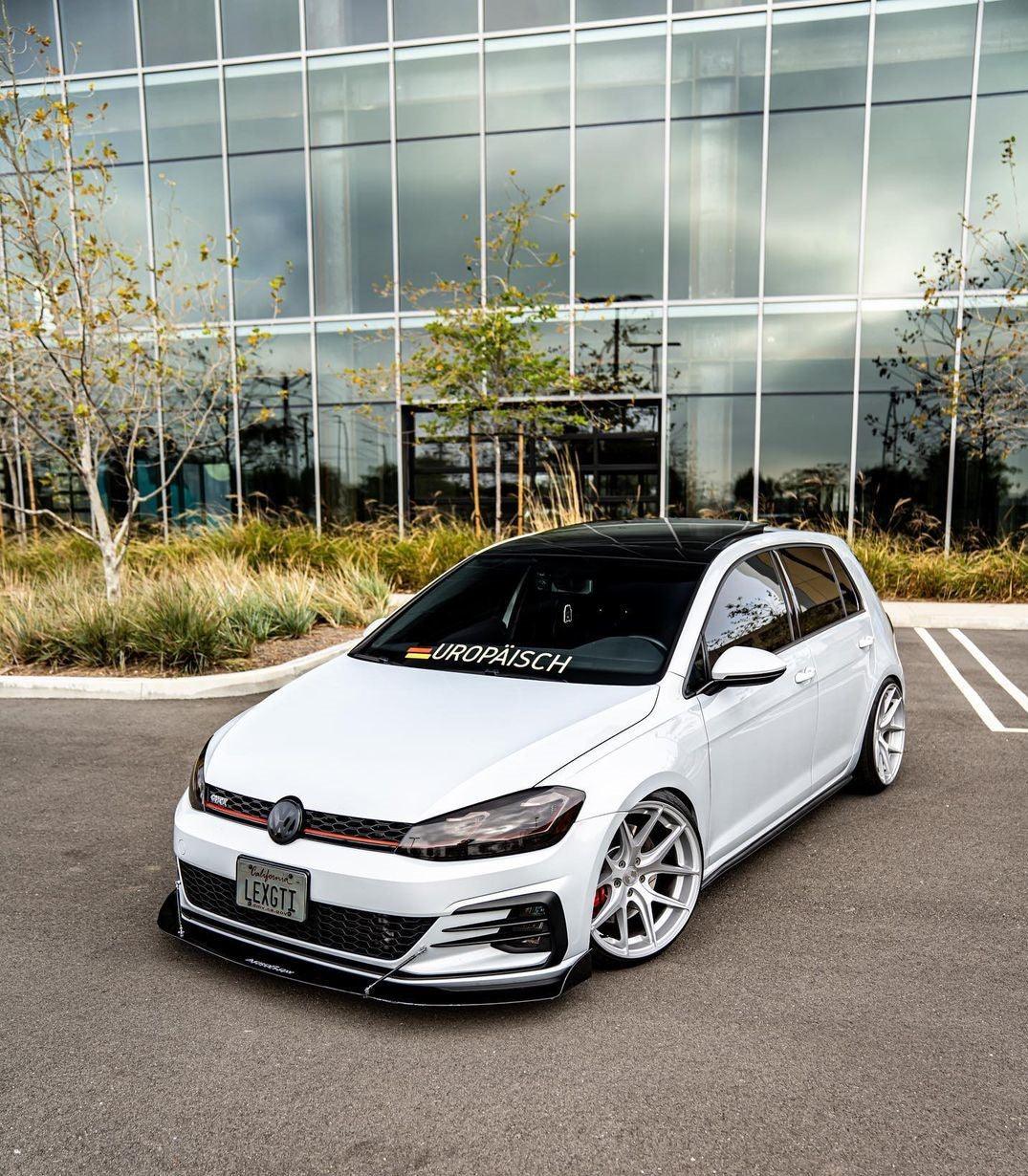 2018 - 2020 Volkswagen Golf GTI Splitter (MK7.5) V2