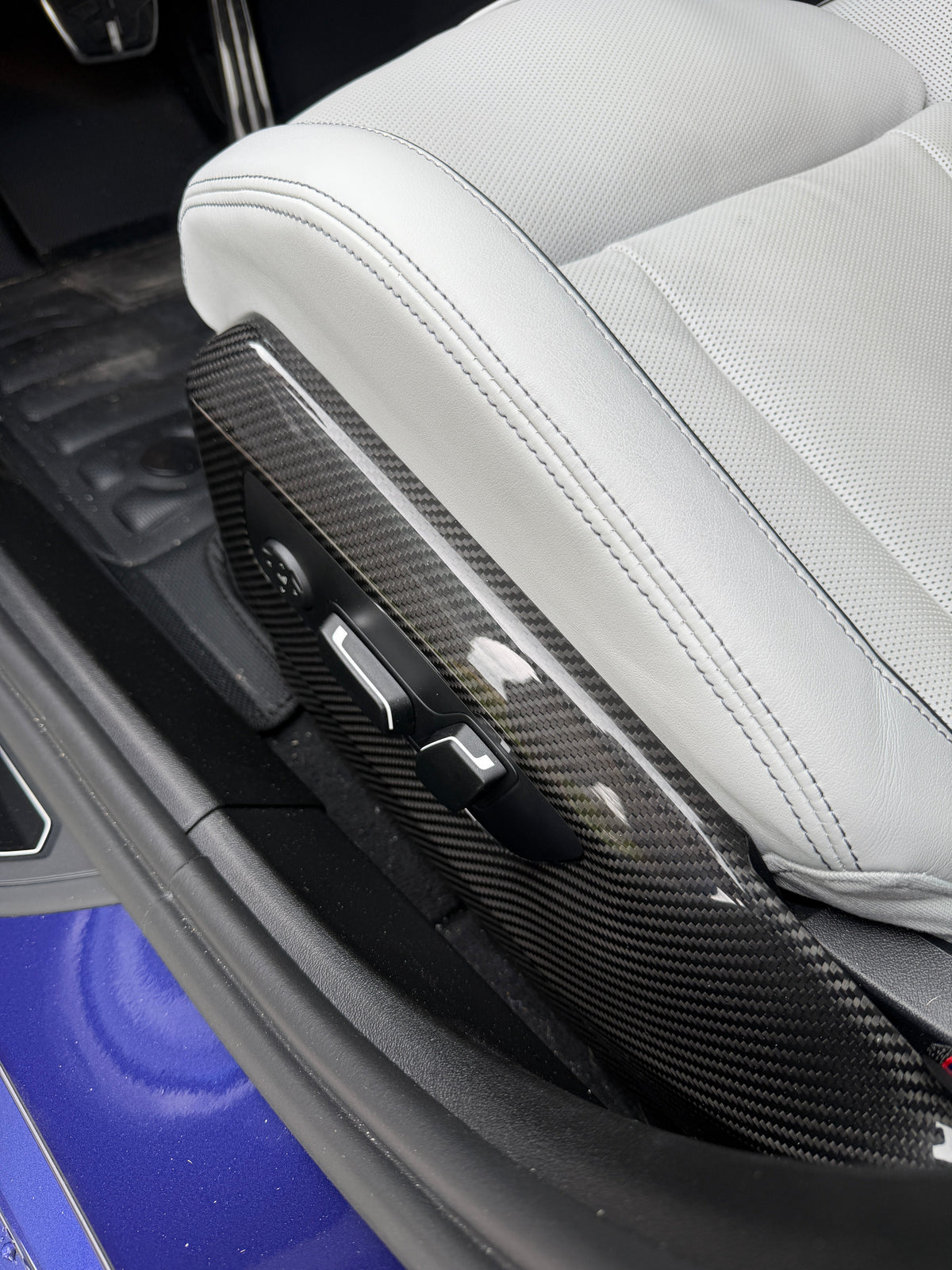 G90 / G99 M5 OEM Style Dry Carbon Fiber Seat Side Trim Covers
