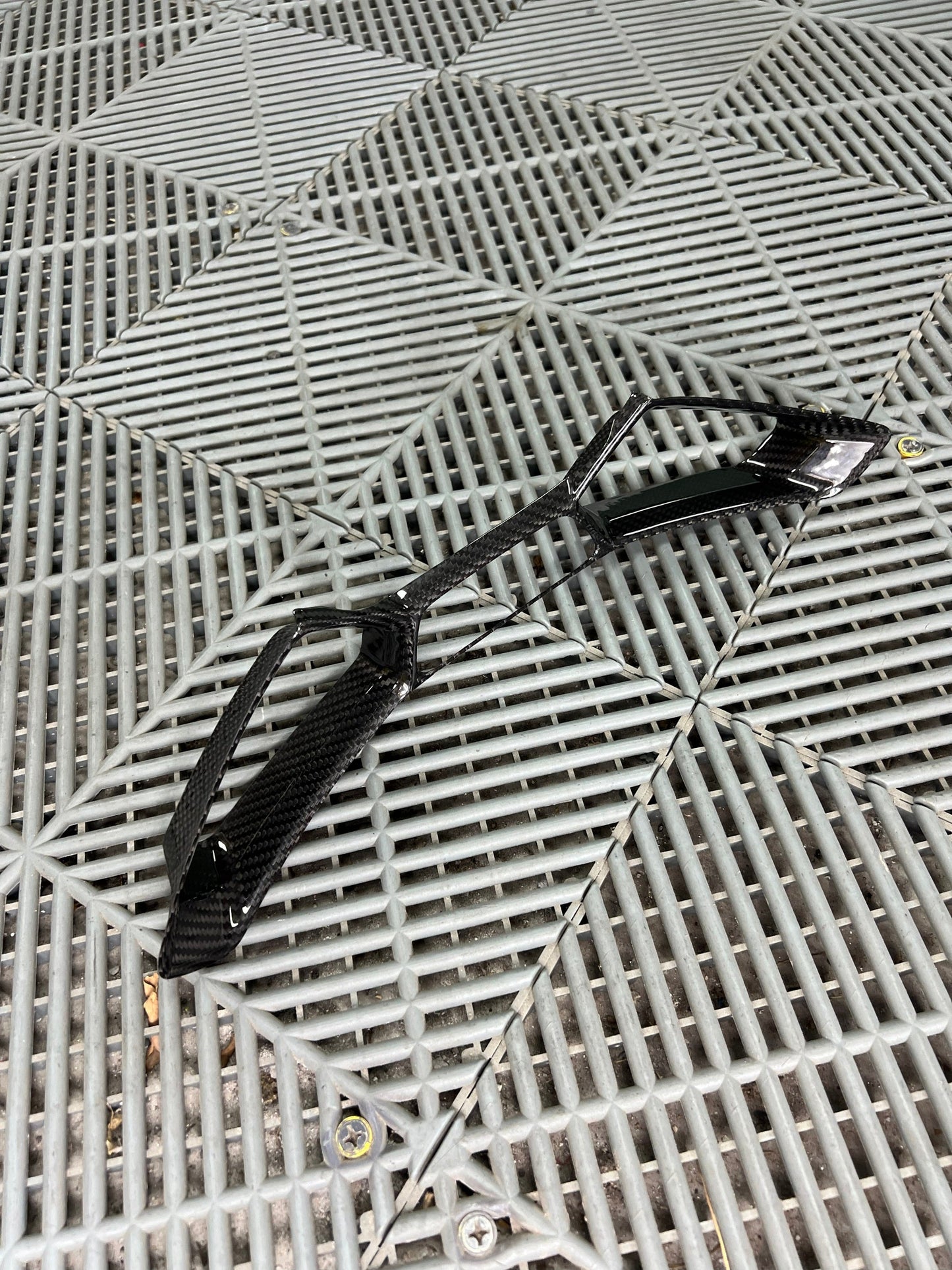 G8X Dry Carbon Fiber Bucket Seat Center Trim