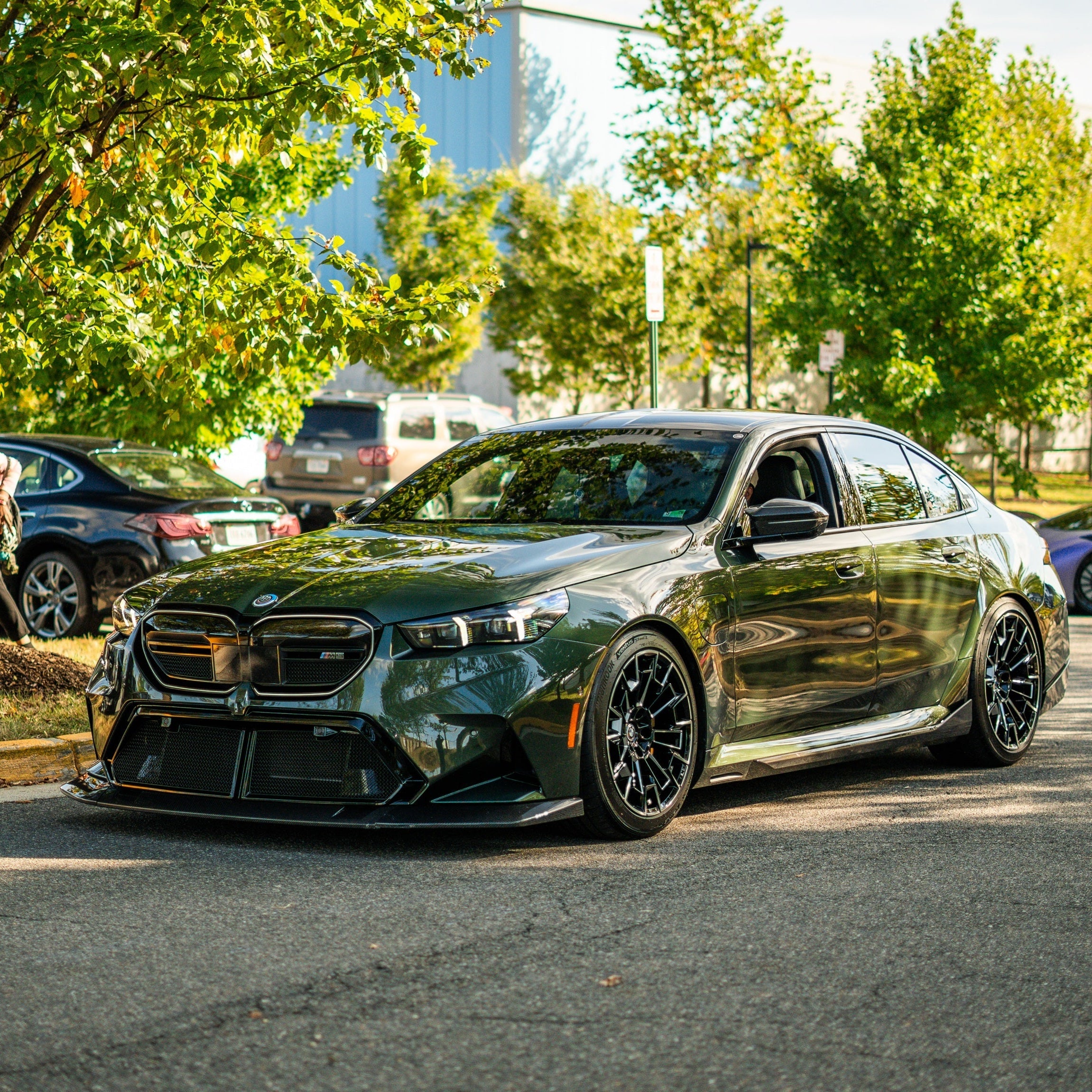 G90/G99 M5 MP Style Dry Carbon Fiber Side Skirt
