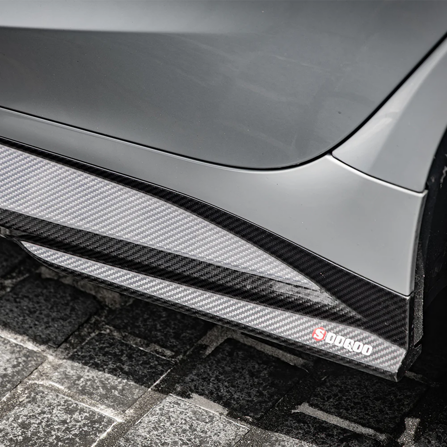 G8X SQ Style Carbon Fiber Side Skirts