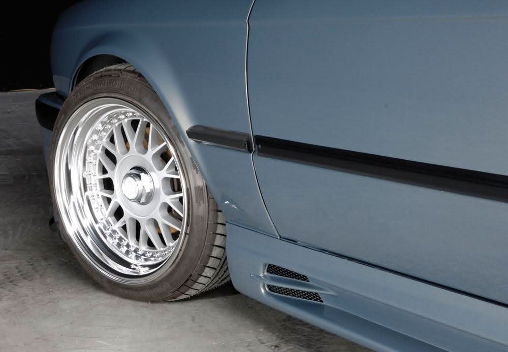 BMW E30 Rieger Side Skirts - Vented Type 1